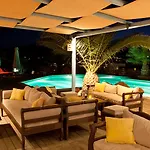 Alexandros Hotel